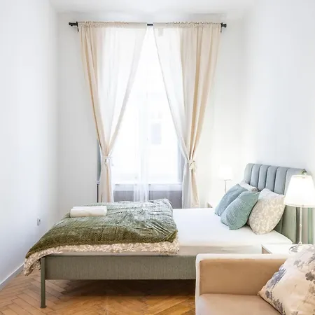 아파트 Charming & Cozy In The King Street