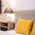 Charming & Cozy In The King Street Apartment