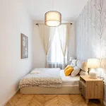Charming & Cozy In The King Street Apartment Budapest