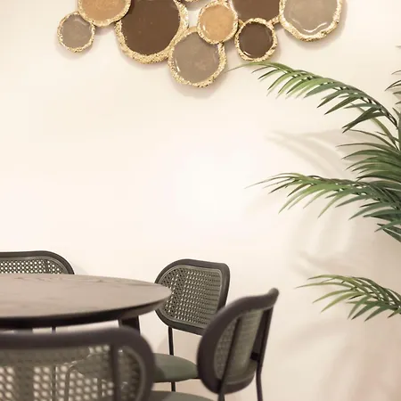 Charming & Cozy In The King Street Appartement Boedapest