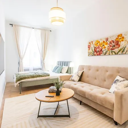 Charming & Cozy In The King Street