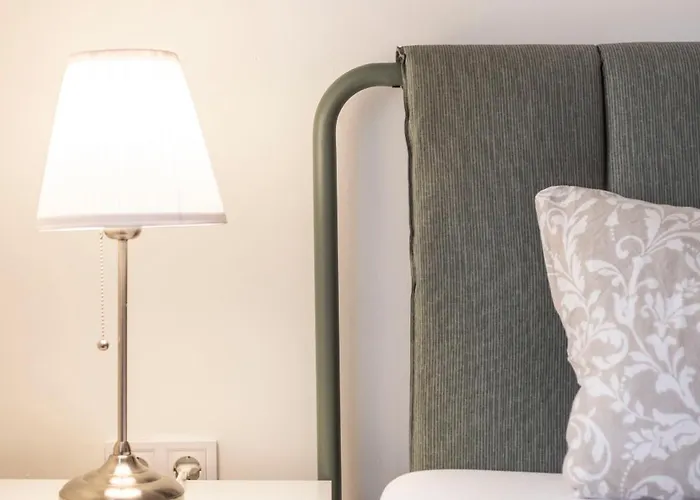 Charming & Cozy In The King Street *