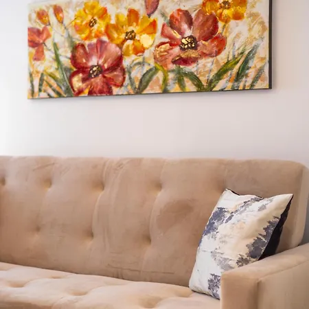 Charming & Cozy In The King Street
