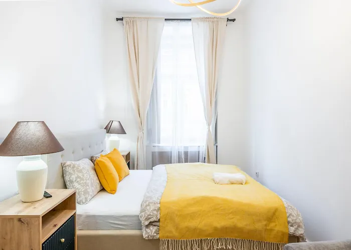 Charming & Cozy In The King Street *
