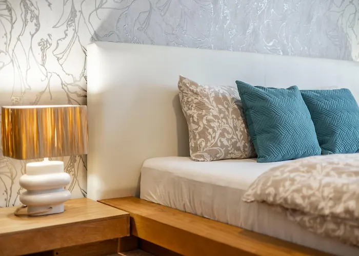 Apartment Charming & Cozy In The King Street Budapest