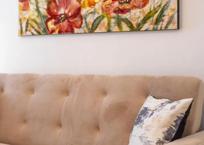 Charming & Cozy In The King Street